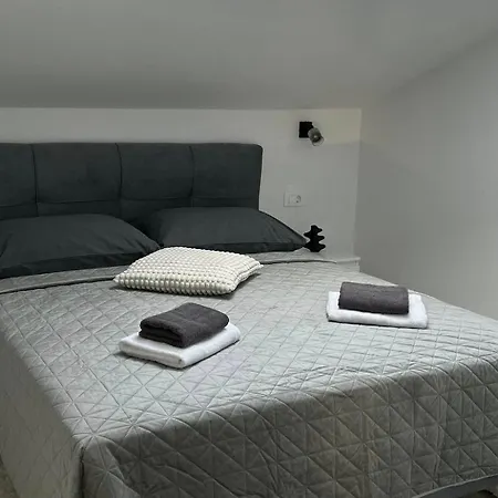 아파트 Apartments With Hot Tub Mandre, Pag - 24670 콜란