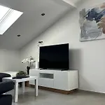 Appartement With Parking Space Mandre, Pag - 24670 Kolan